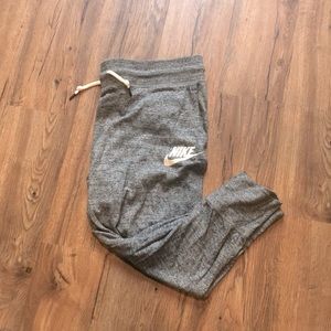 Nike cropped sweat pants. Size L.